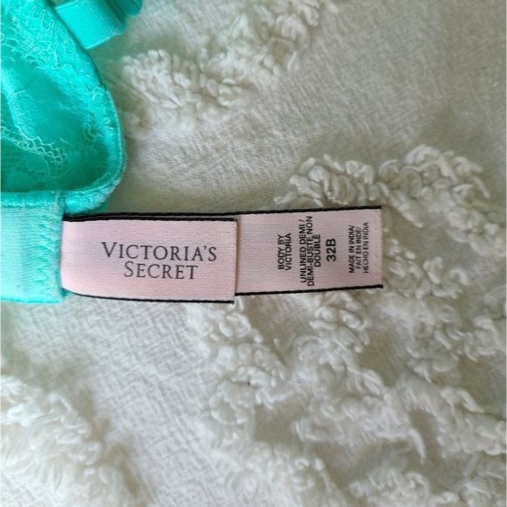 Victoria's Secret Body unlined lace demi bra 32 B - Picture 4 of 9